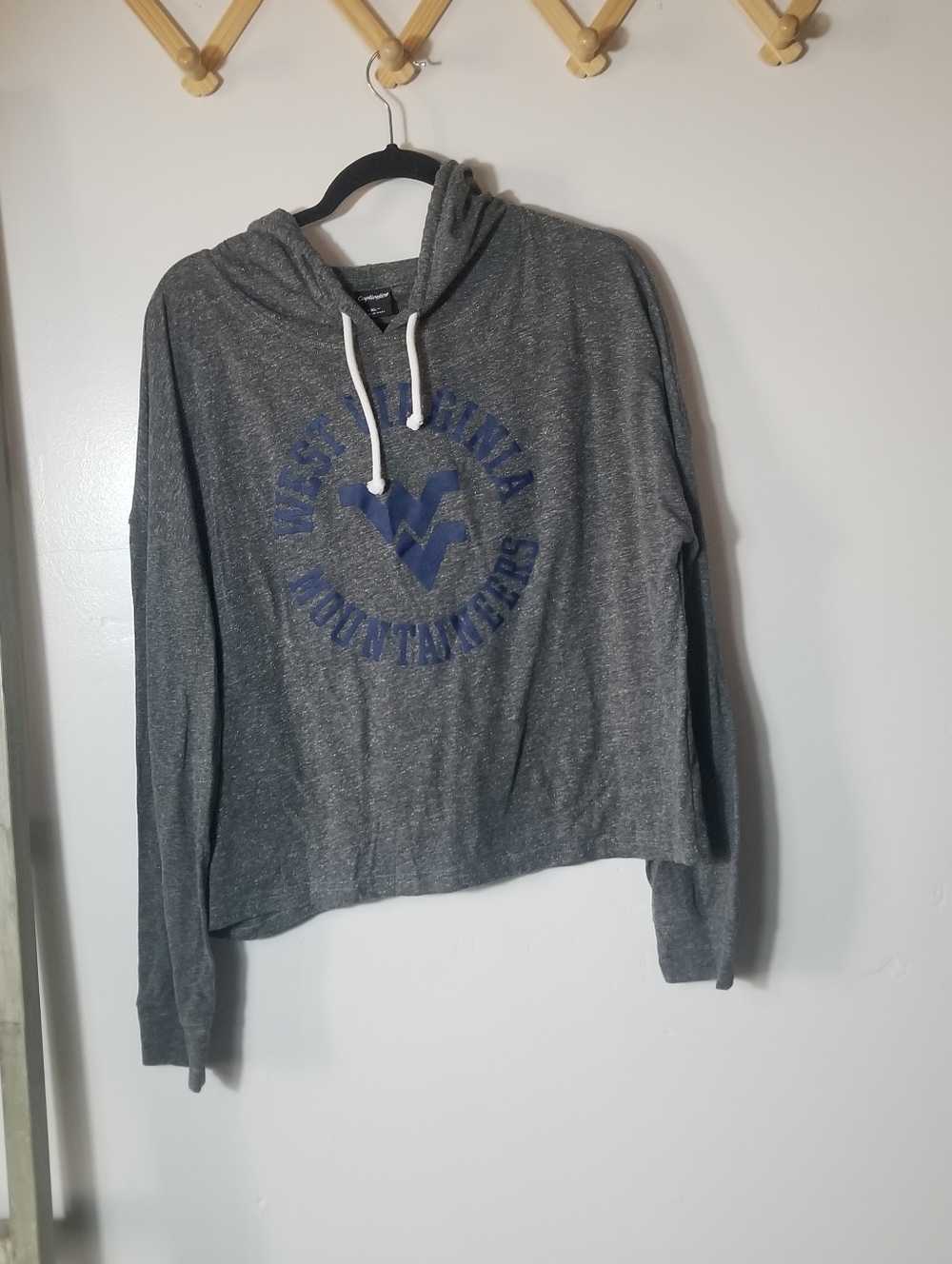 CAPTIVATING WOMEN'S WEST VIRGINIA MOUNTAINEERS LONG SLEEVE W/ HOOD SHIRT SIZE XL